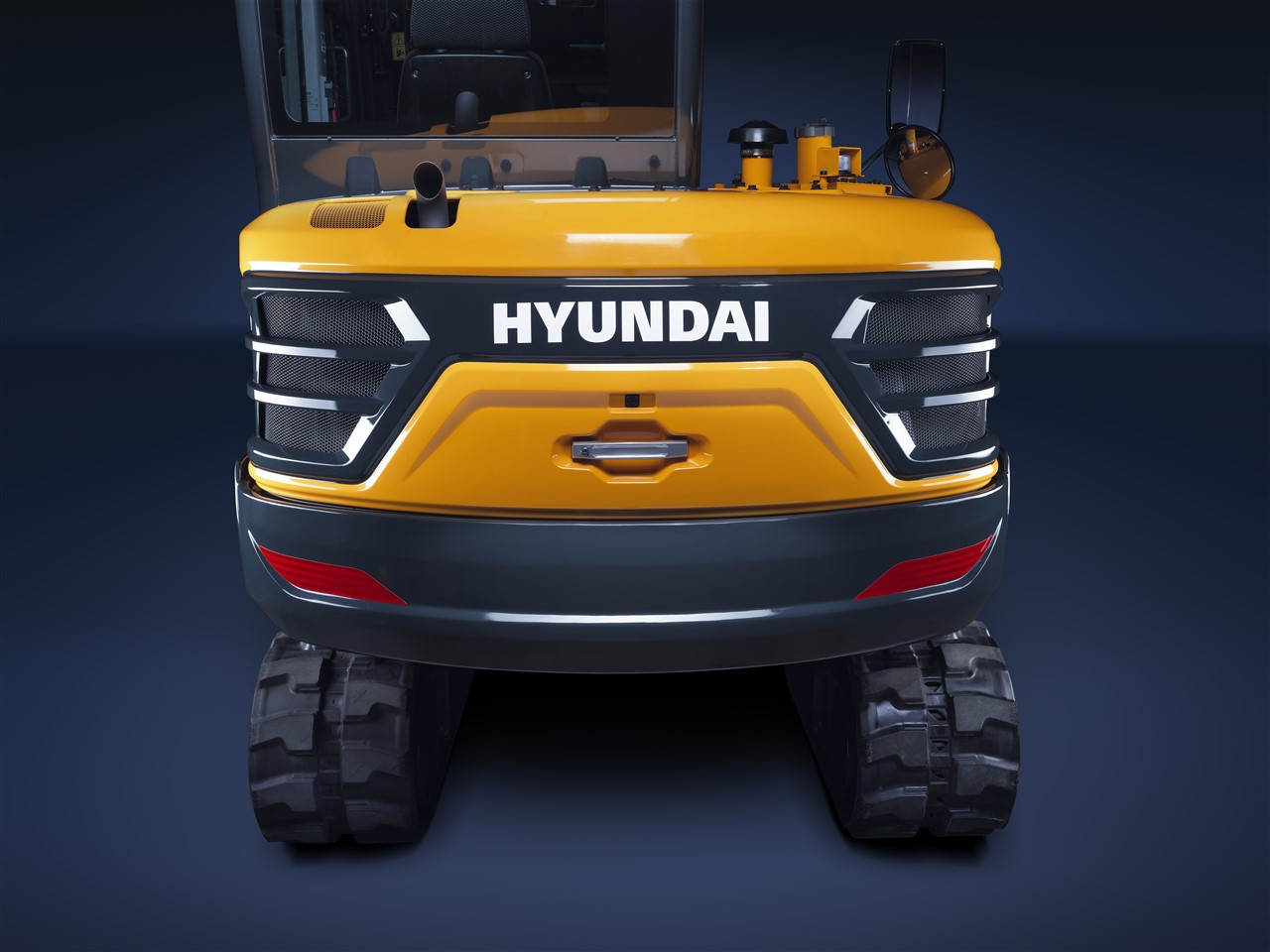 De nieuwe HX65A is de meest compacte en manoeuvreerbare rupsgraafmachine uit onze A-serie, maar biedt desondanks hoge prestaties en een uitstekende brandstofzuinigheid. Zodoende is hij ideaal voor werkzaamheden in krappe bouwlocaties in steden waar een laag geluidsniveau en lage emissies eveneens belangrijk zijn.